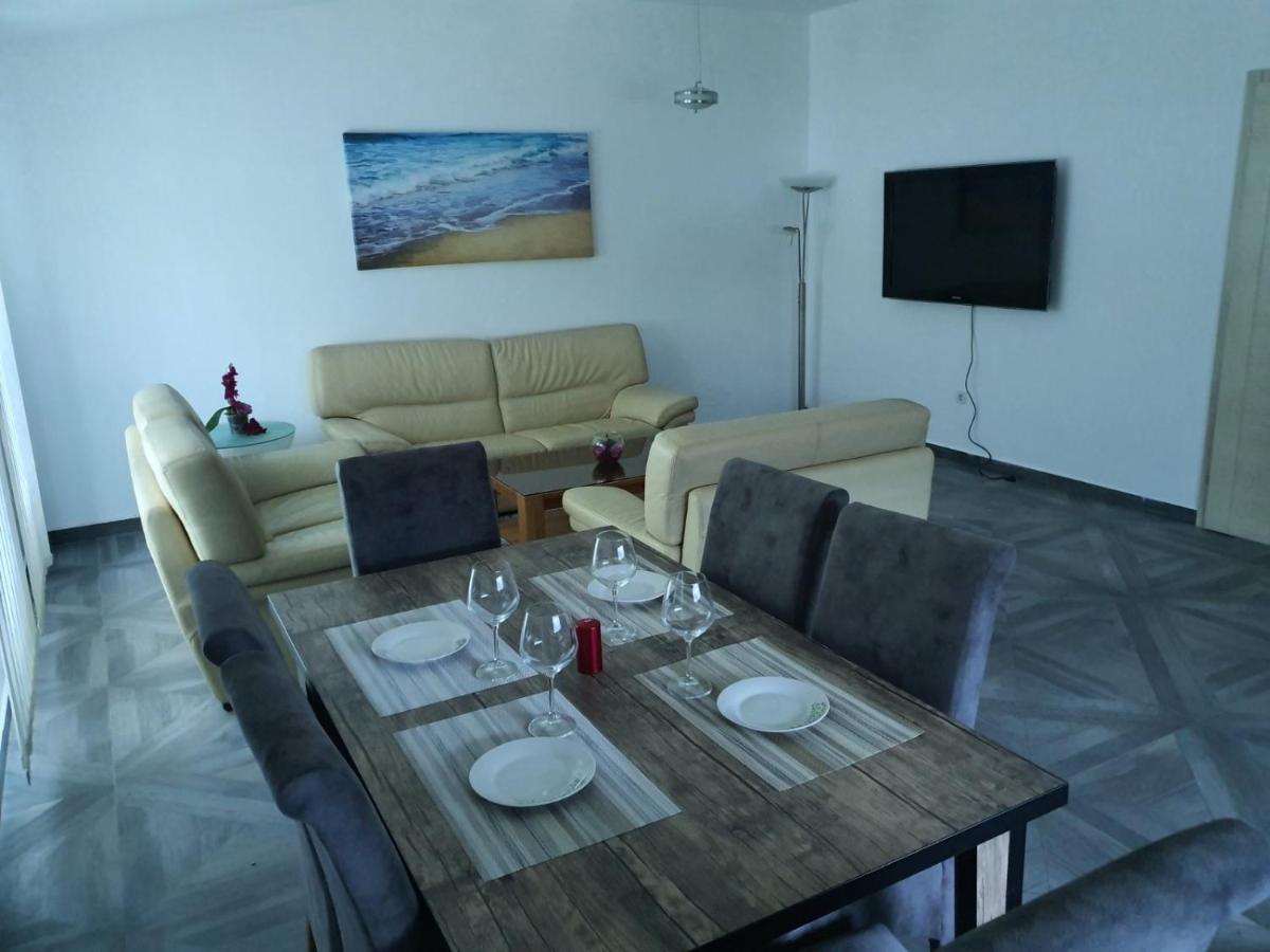 Uma Daire Bar