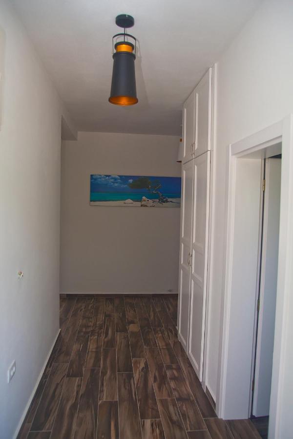 Uma Daire Bar